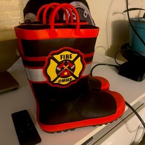 Big kids rain boots size 3 fireman style adorable with bootstraps